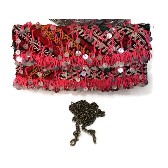 Vintage Moroccan Kilim Clutch: Handmade Berber Crossbody Bag - Picture 3 of 10